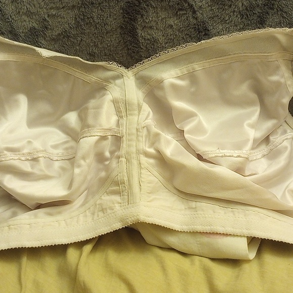 Bra - Picture 2 of 4